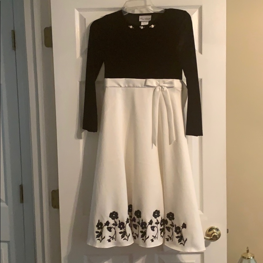 Girl’s dress